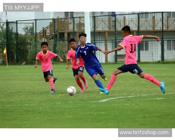 足球上有激情与梦想的碰撞让每一场比赛都充满无限可能与期待 足球上有激情与梦想的碰撞让每一场比赛都充满无限可能与期待